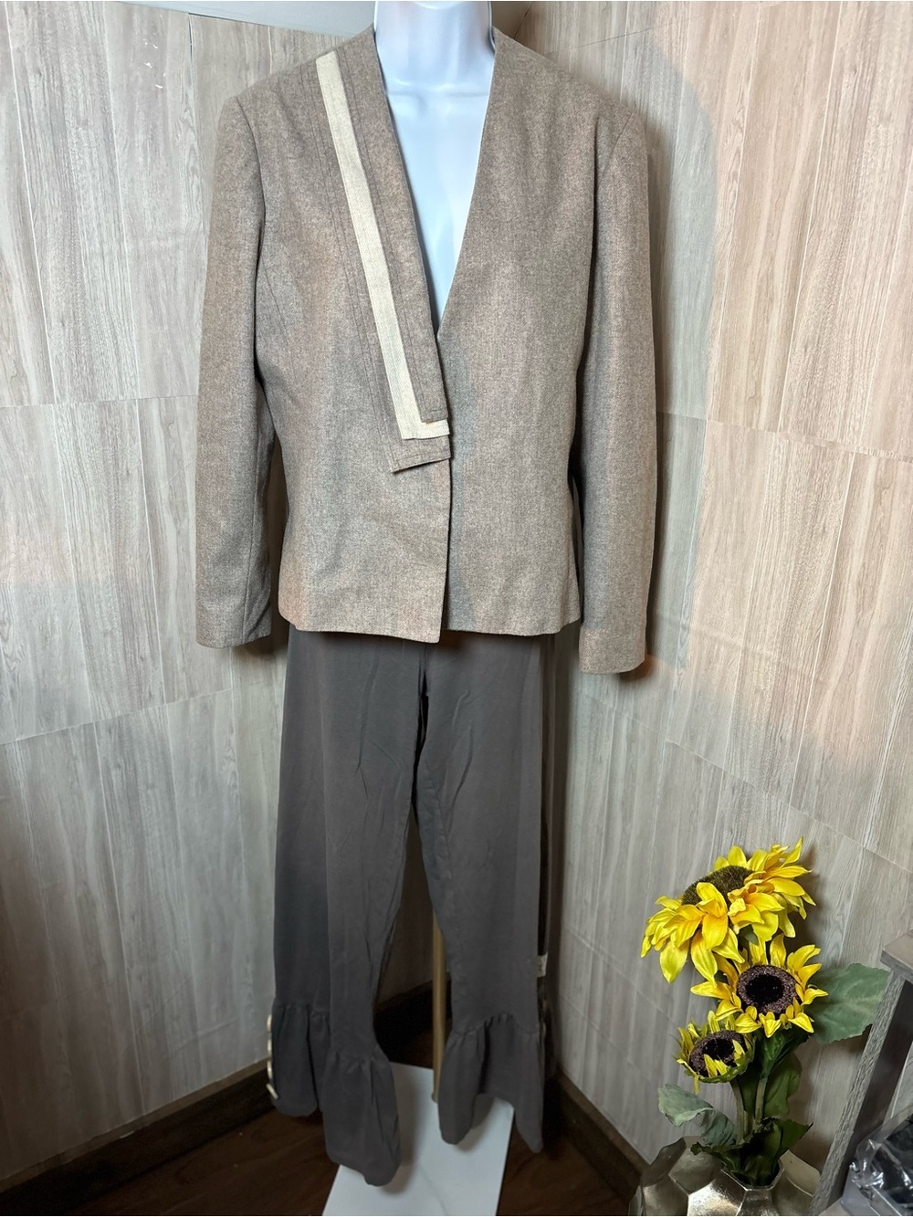 Luckybird Clothing Co. Brown Ruffle Hem Pants Excellent Condition - Picture 8 of 10